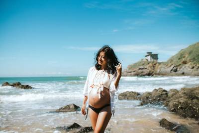pregnant woman beach