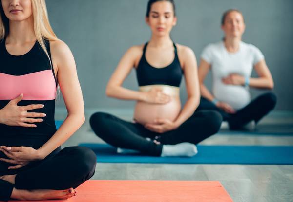 prenatal-postnatal-yoga