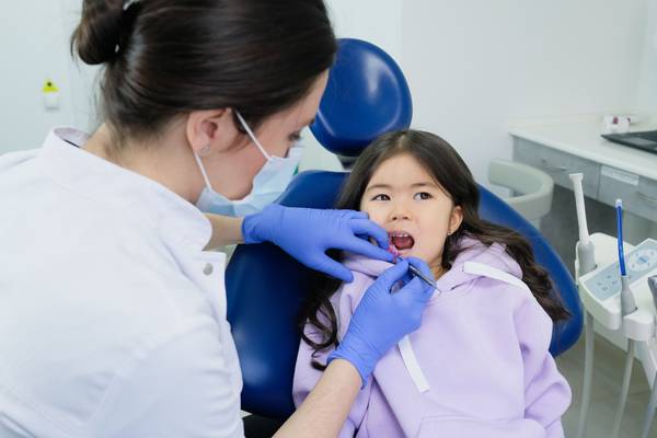 兒童-牙醫-檢查